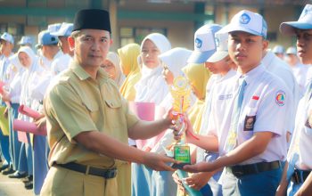 SMK Gondang Berikan Beasiswa SPP Gratis untuk Siswa Berprestasi
