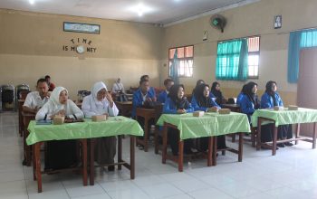 Kolaborasi Pendidikan: Mahasiswa Fakultas Keguruan dan Ilmu Pendidikan Universitas Pekalongan dengan SMK Gondang